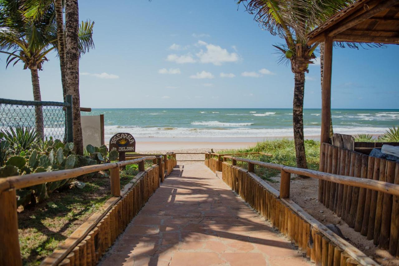 Flat Guarajuba Beira da Praia pé na areia Exterior foto