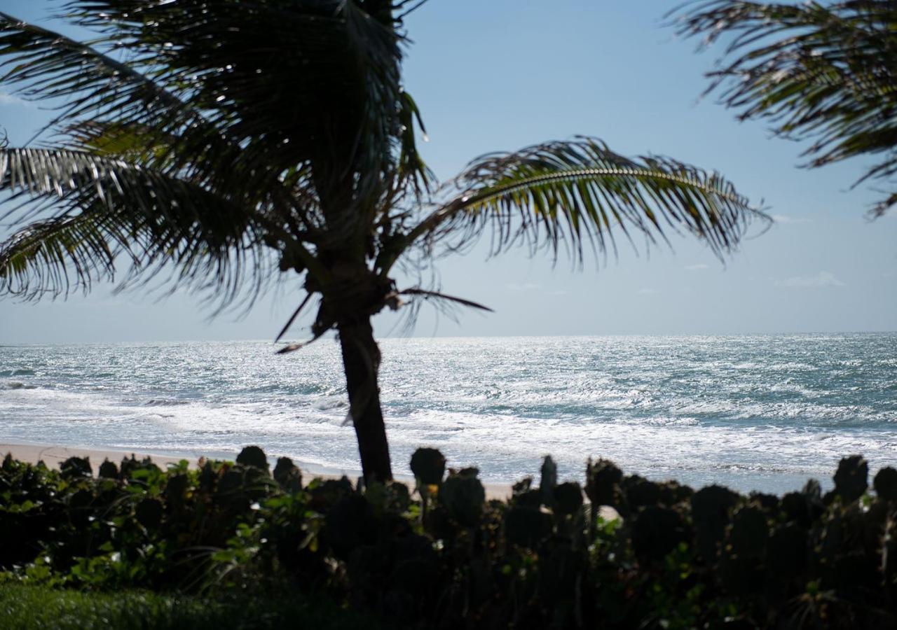 Flat Guarajuba Beira da Praia pé na areia Exterior foto