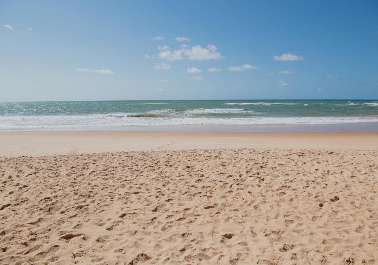 Flat Guarajuba Beira da Praia pé na areia Exterior foto